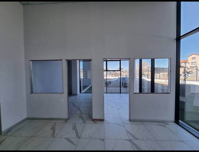 1,499M² WAREHOUSE TO LET IN ORMONDE